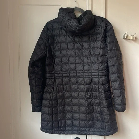 The North Face Women's Black Thermoball Eco Puffer M Medium Jacket Coat Parka - Picture 8 of 8